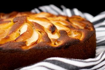 Gâteau aux pommes et au miel