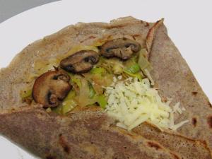 Crêpes aux poireaux et aux champignons