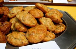 Madeleines aux noix et aux oignons