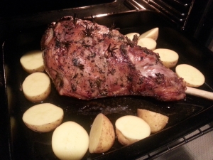 Souris d'agneau au vin blanc et romarin